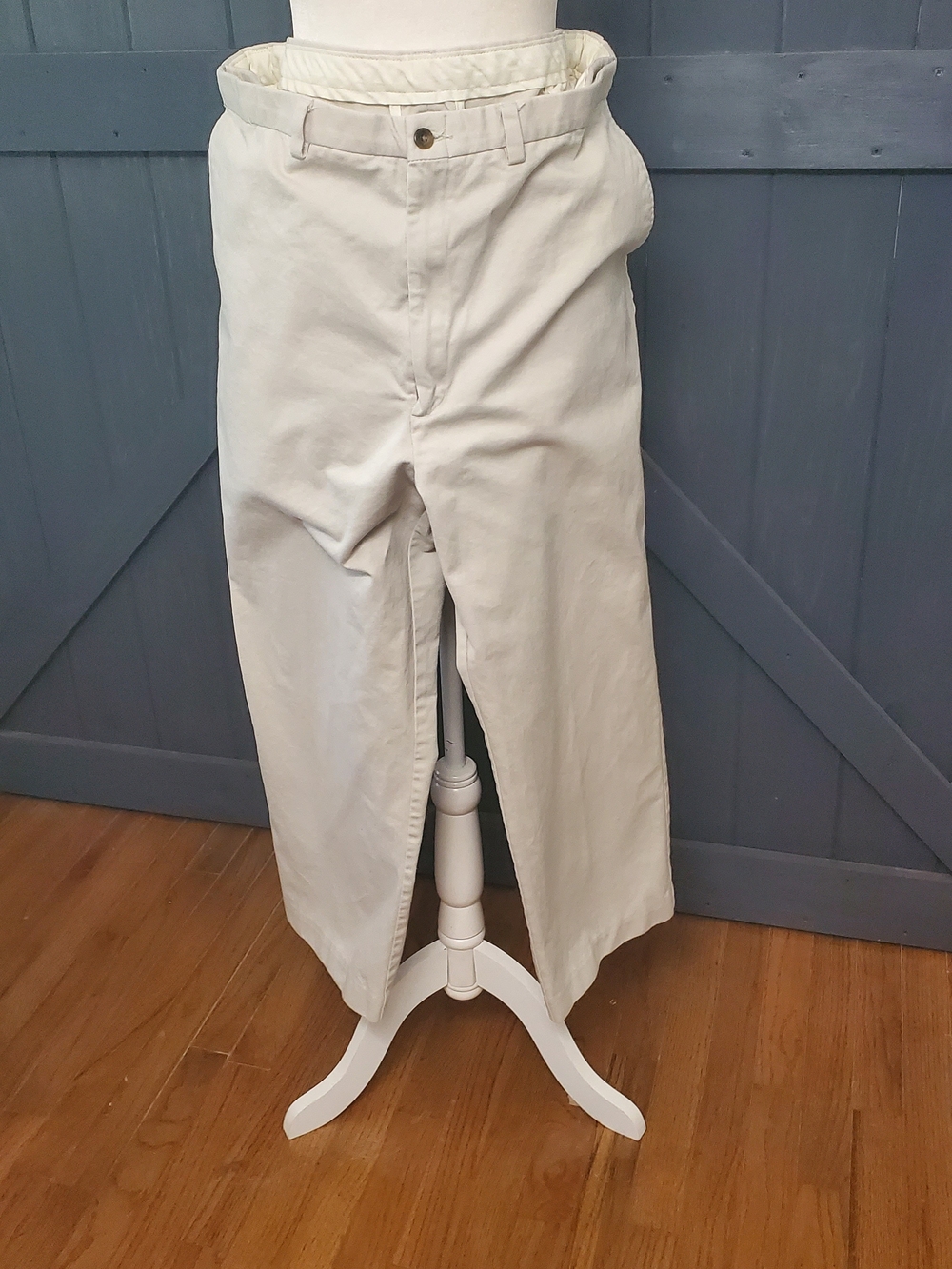 Men's Straight-Leg Chino Pants in Cream